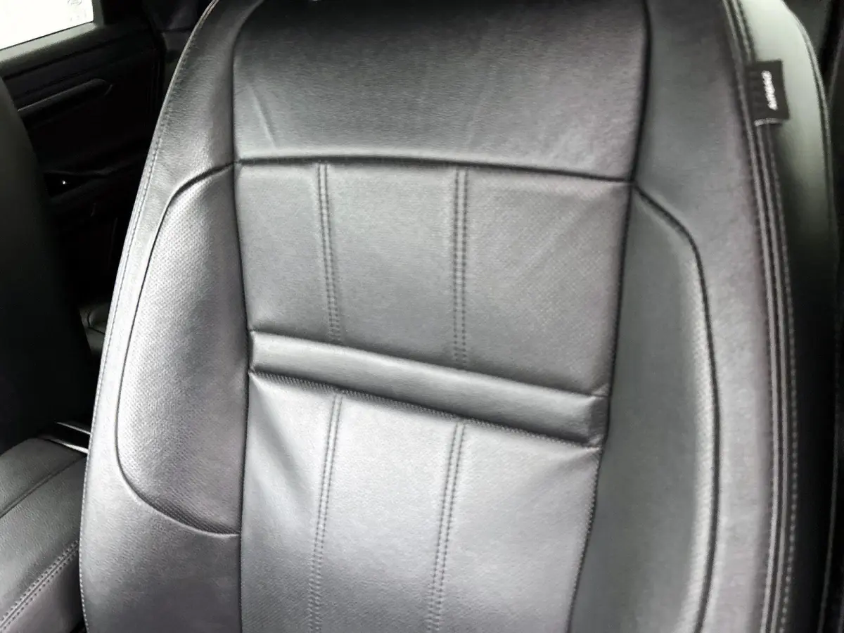 1.5 P300e AWD R-Dynamic S | Apple Carplay / Android Auto | 4x4 | Leder | Meridian Audio | Stoel/Stuurverwarming | Camera | Elektrische Achterklep | Voorruitverwarming | Elektrische Stoelen |