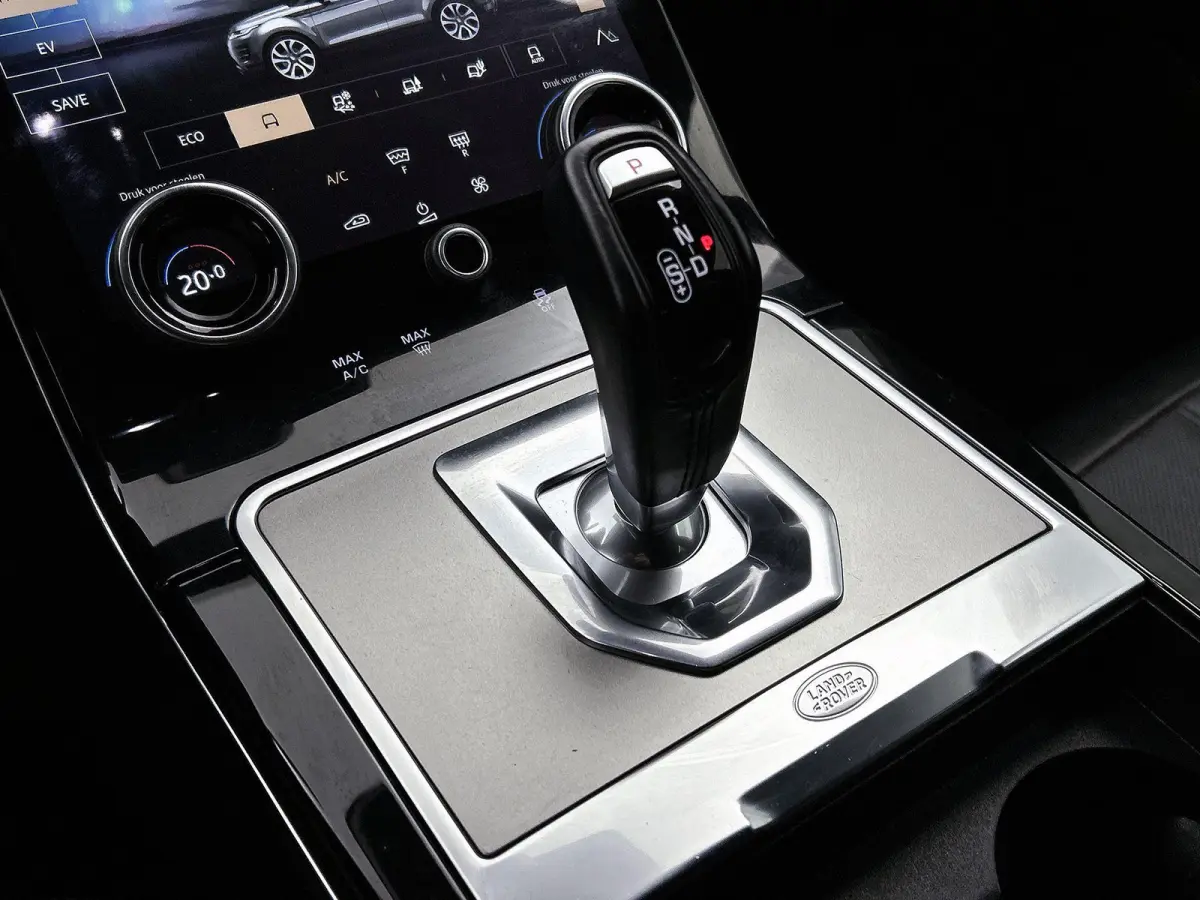 1.5 P300e AWD R-Dynamic S | Apple Carplay / Android Auto | 4x4 | Leder | Meridian Audio | Stoel/Stuurverwarming | Camera | Elektrische Achterklep | Voorruitverwarming | Elektrische Stoelen |
