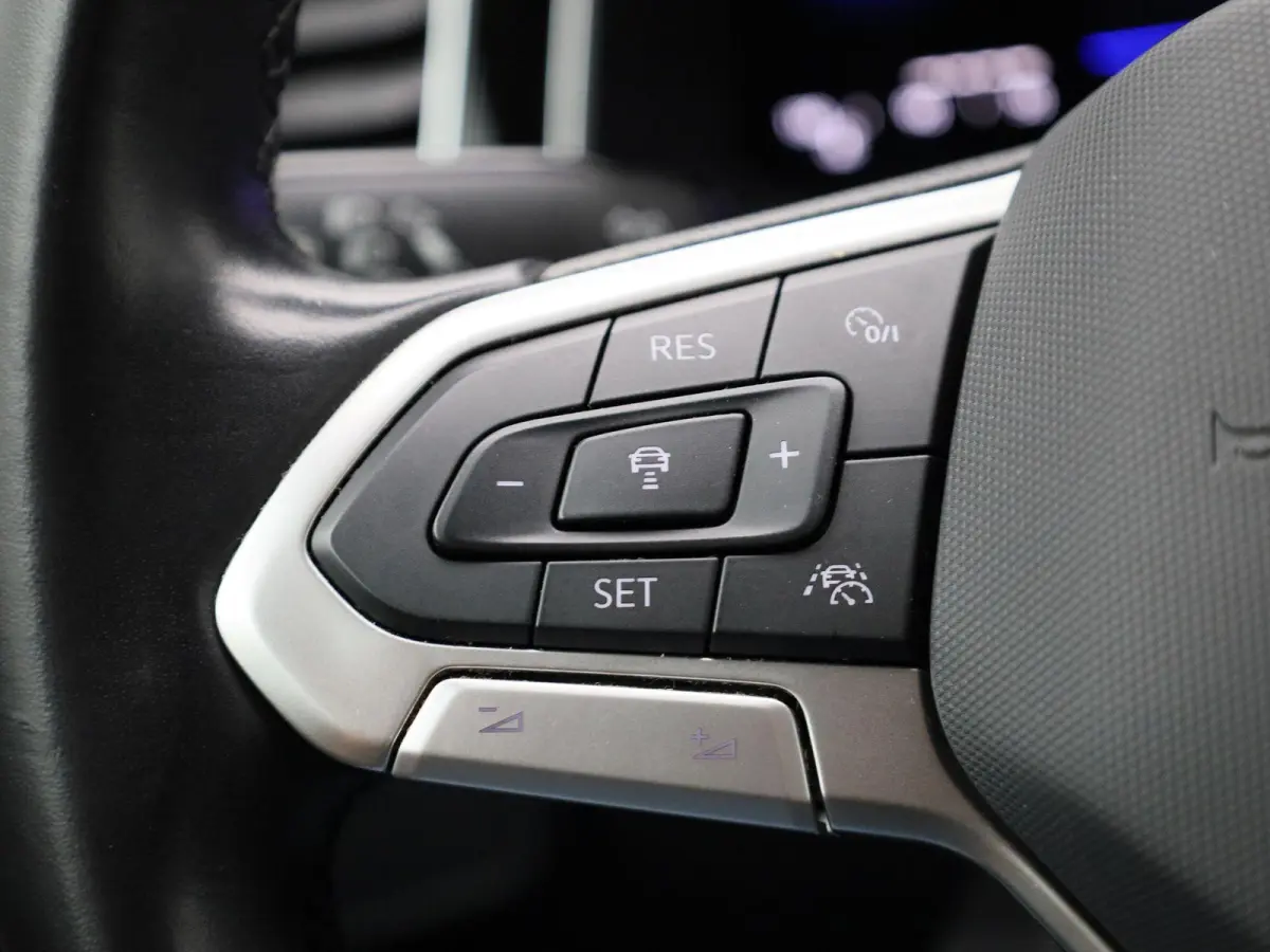 1.0 TSI Style | Apple carplay | IQ Light | Achteruitrijcamera | Virtual cockpit | Apple carplay | Climate control |