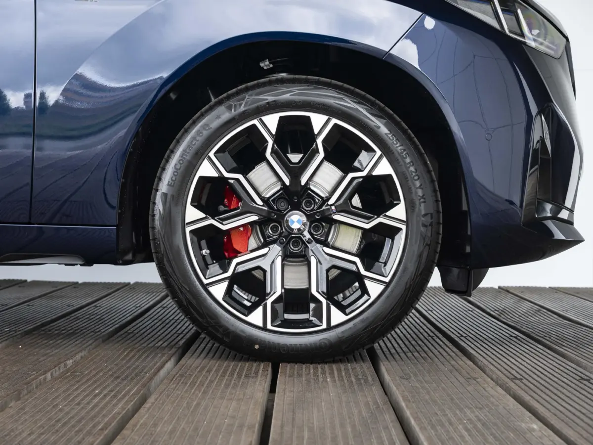 30e xDrive M Sportpakket Pro | Professional Pack | Premium Pack | Comfort Pack