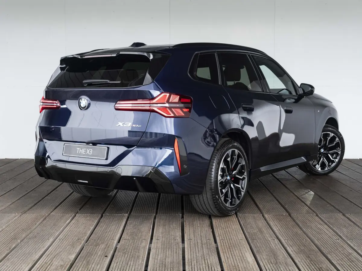 30e xDrive M Sportpakket Pro | Professional Pack | Premium Pack | Comfort Pack