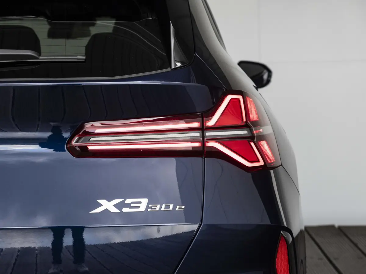 30e xDrive M Sportpakket Pro | Professional Pack | Premium Pack | Comfort Pack