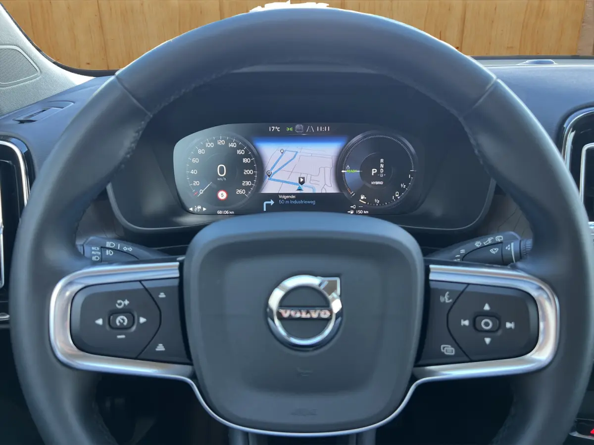 1.5 T4 Plug-in hybrid Plus Dark | BLIS | Camera | Stoelverwarming | Adaptieve Cruise Control | Lederen Bekleding |