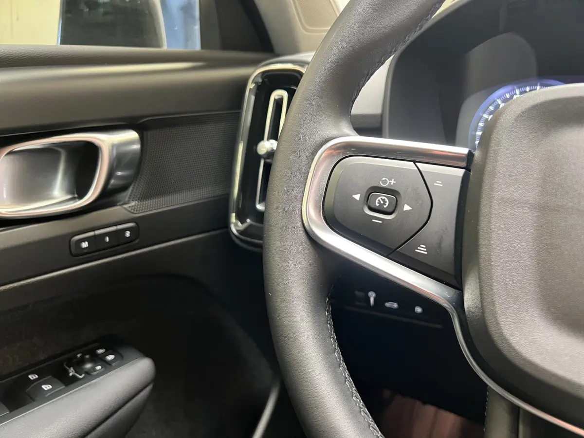 1.5 T4 Plug-in hybrid Plus Dark | BLIS | Camera | Stoelverwarming | Adaptieve Cruise Control | Lederen Bekleding |