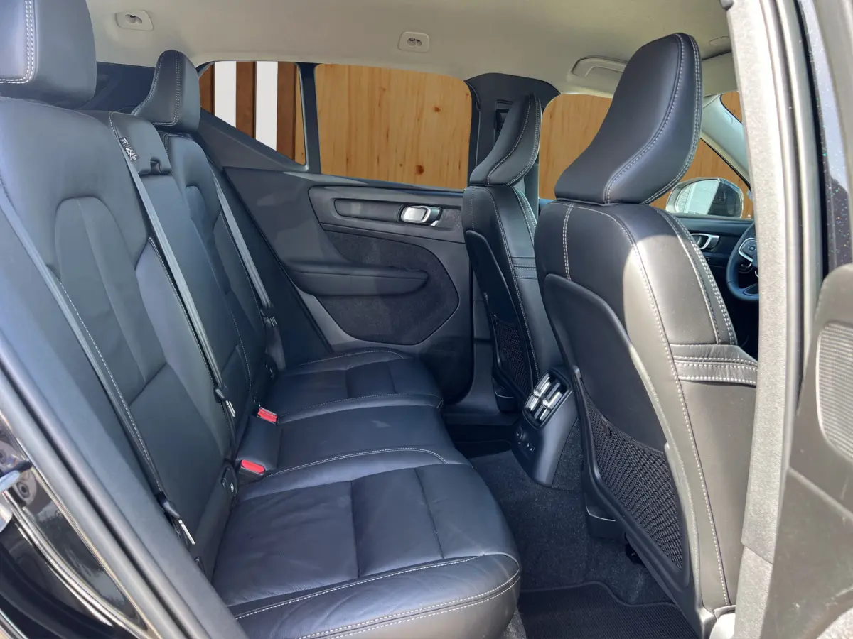 1.5 T4 Plug-in hybrid Plus Dark | BLIS | Camera | Stoelverwarming | Adaptieve Cruise Control | Lederen Bekleding |