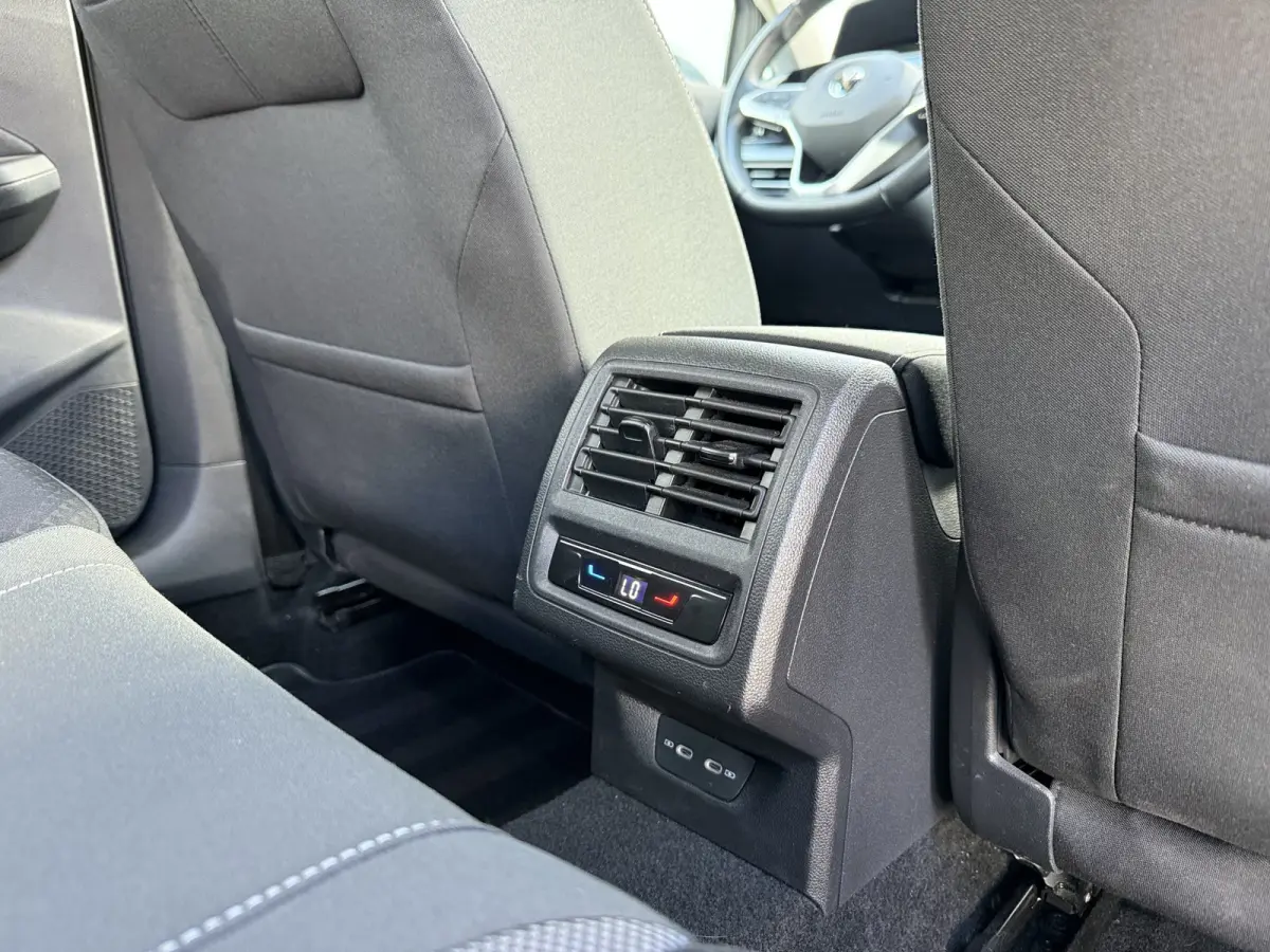 1.0 TSI 110pk Life | Camera | ACC | Lane | side assist