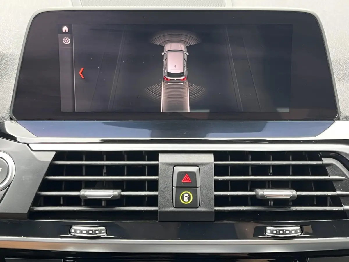 xDrive30e High Executive | xLine/Navi/Clima/Cruise/PDC/Privacy-Glass/20"/Sfeerverlichting/Apple CarPlay-Android Auto