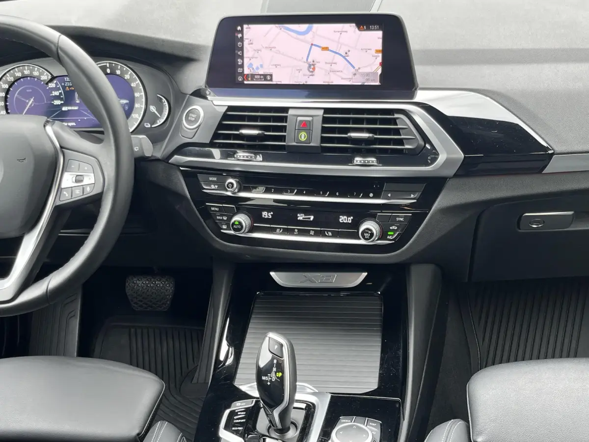 xDrive30e High Executive | xLine/Navi/Clima/Cruise/PDC/Privacy-Glass/20"/Sfeerverlichting/Apple CarPlay-Android Auto