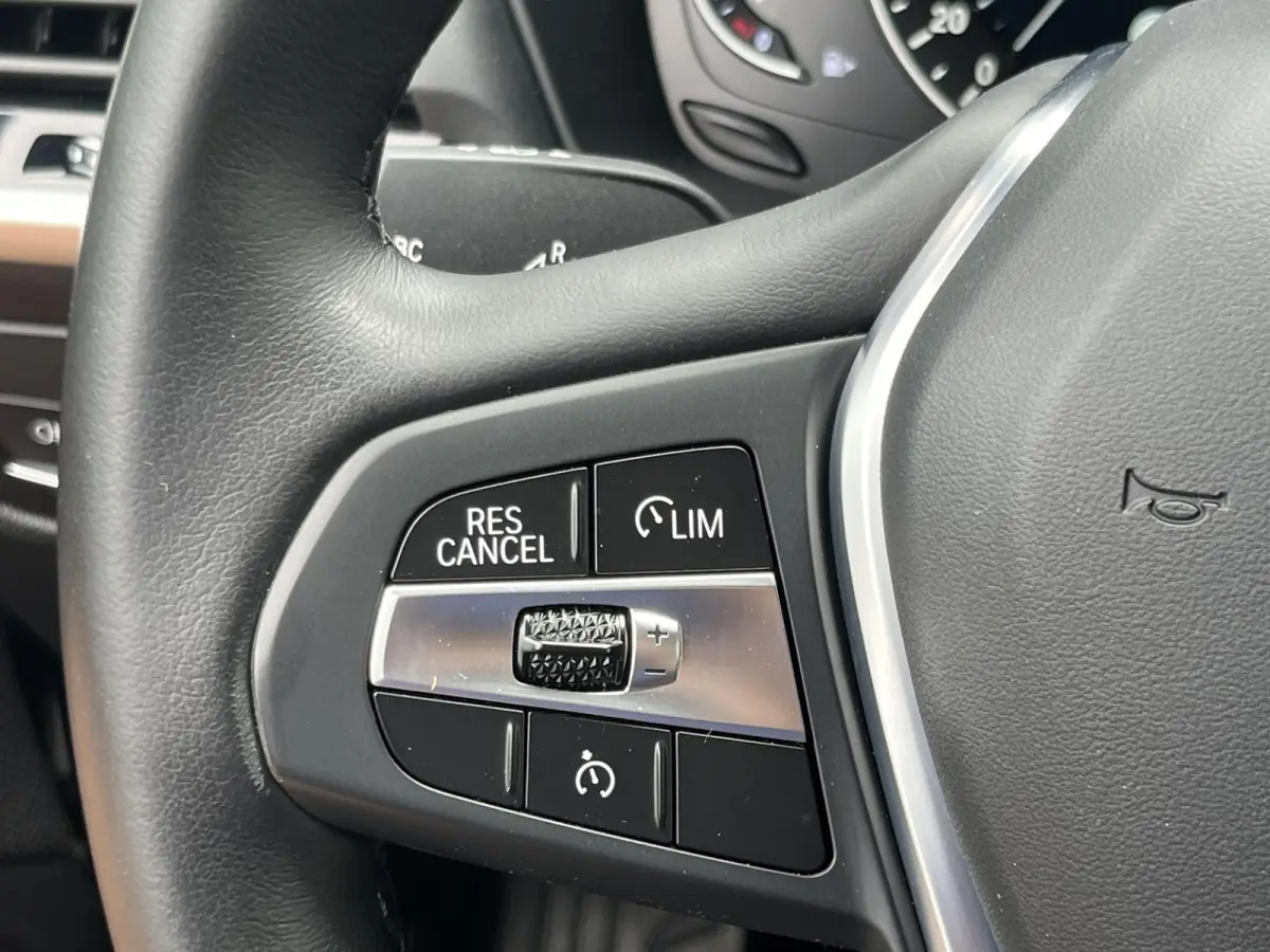 xDrive30e High Executive | xLine/Navi/Clima/Cruise/PDC/Privacy-Glass/20"/Sfeerverlichting/Apple CarPlay-Android Auto