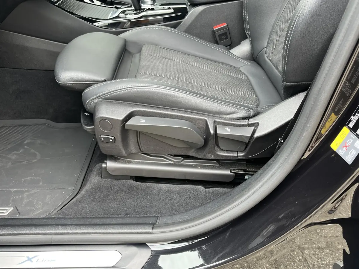 xDrive30e High Executive | xLine/Navi/Clima/Cruise/PDC/Privacy-Glass/20"/Sfeerverlichting/Apple CarPlay-Android Auto