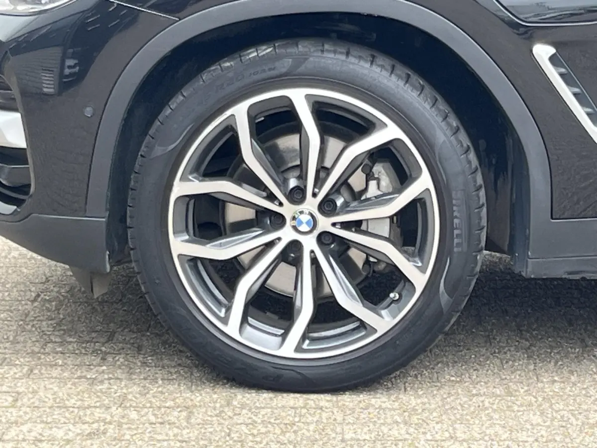 xDrive30e High Executive | xLine/Navi/Clima/Cruise/PDC/Privacy-Glass/20"/Sfeerverlichting/Apple CarPlay-Android Auto