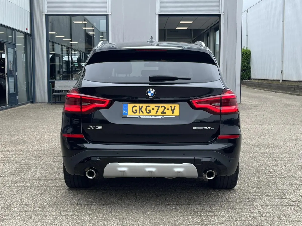 xDrive30e High Executive | xLine/Navi/Clima/Cruise/PDC/Privacy-Glass/20"/Sfeerverlichting/Apple CarPlay-Android Auto