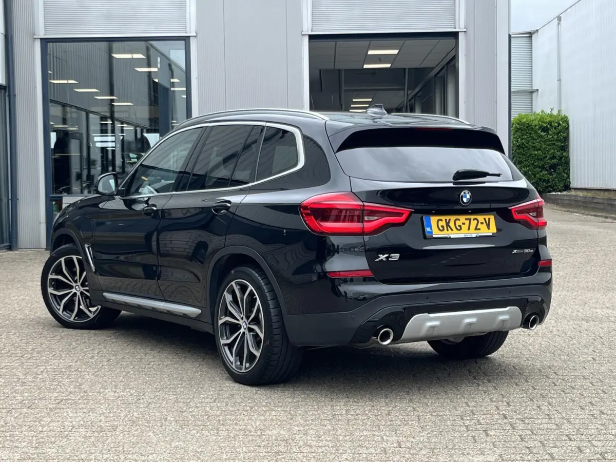 xDrive30e High Executive | xLine/Navi/Clima/Cruise/PDC/Privacy-Glass/20"/Sfeerverlichting/Apple CarPlay-Android Auto