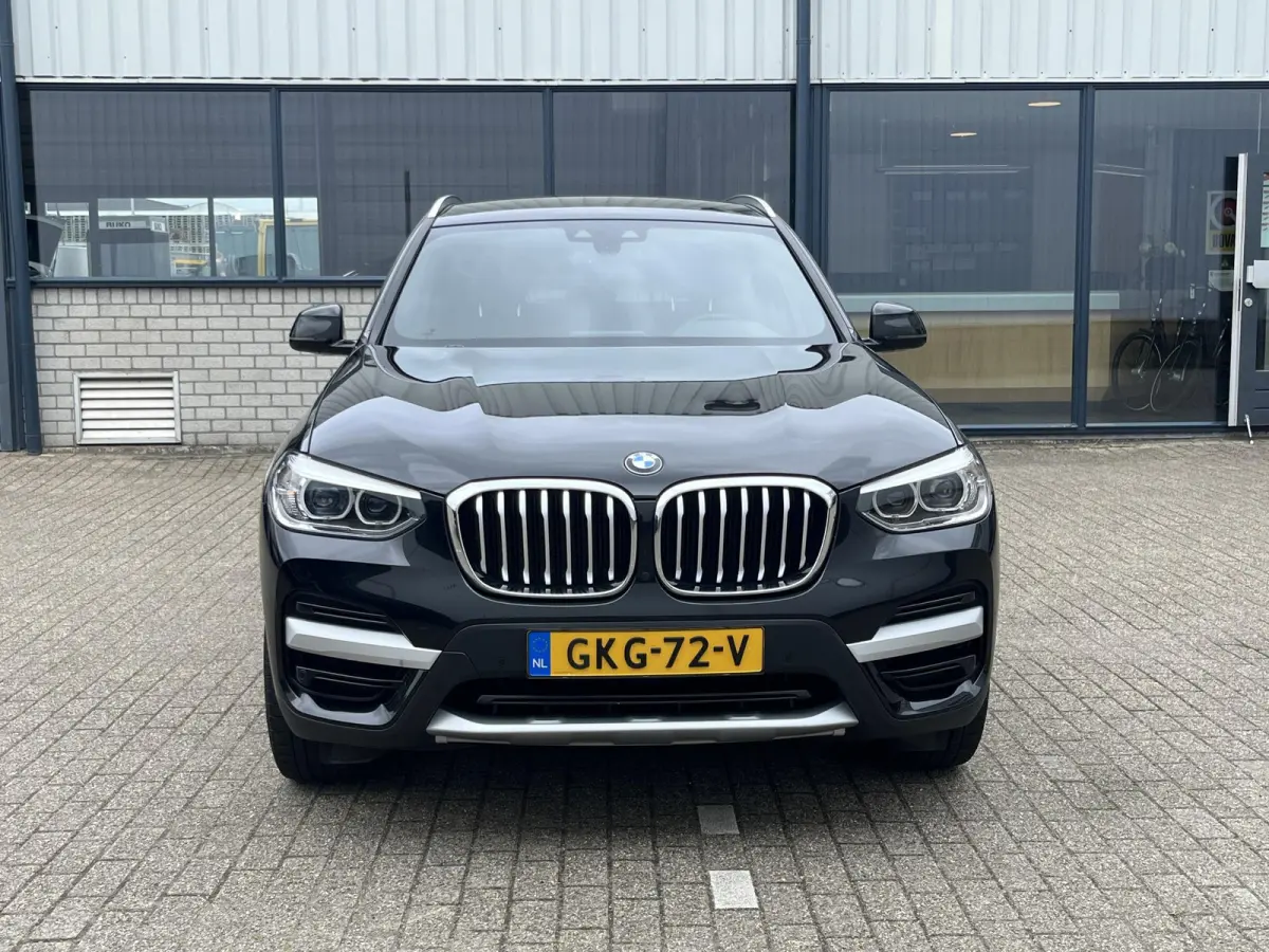 xDrive30e High Executive | xLine/Navi/Clima/Cruise/PDC/Privacy-Glass/20"/Sfeerverlichting/Apple CarPlay-Android Auto