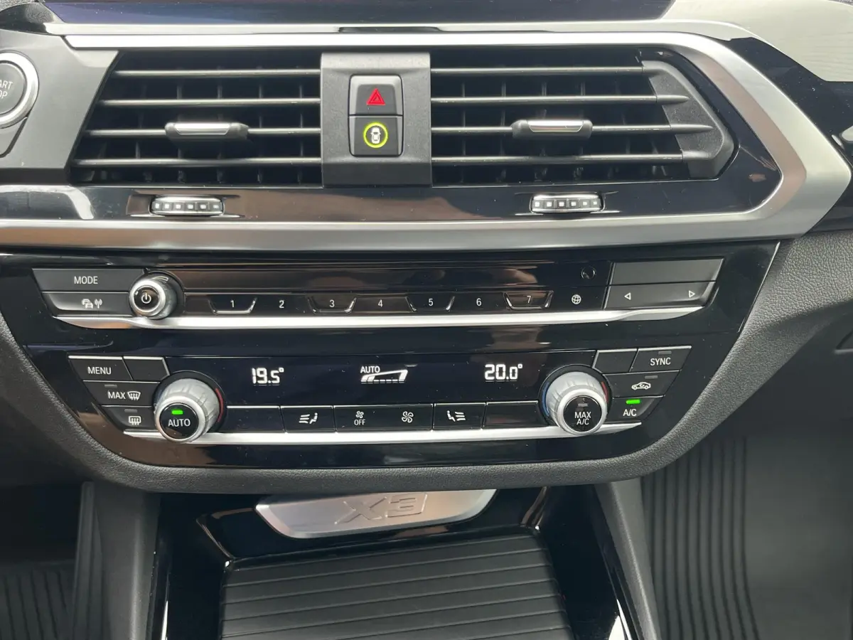 xDrive30e High Executive | xLine/Navi/Clima/Cruise/PDC/Privacy-Glass/20"/Sfeerverlichting/Apple CarPlay-Android Auto
