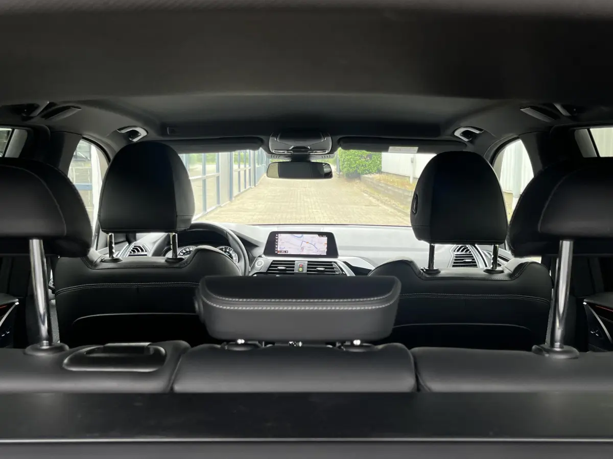 xDrive30e High Executive | xLine/Navi/Clima/Cruise/PDC/Privacy-Glass/20"/Sfeerverlichting/Apple CarPlay-Android Auto
