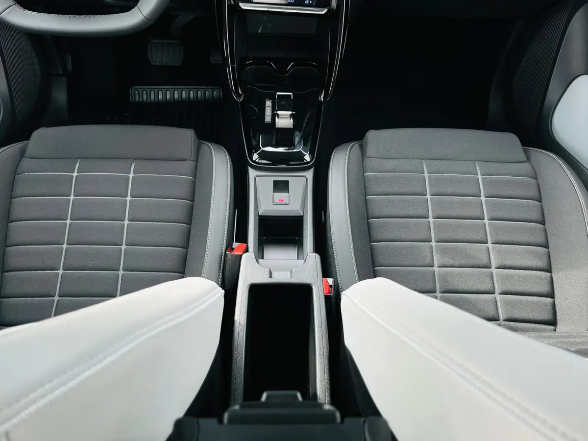 1.2 Hybrid 110pk Max 8 Jaar garantie | Achteruitrijcamera | Cruise control | Airco | Apple carplay & Android auto