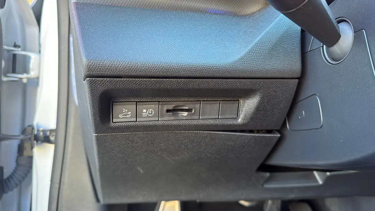 GT Avantage 58 kWh | Apple Carplay / Android Auto | Adaptieve Cruise Control | 360° Camera | Stoelverwarming Voor | Stuurverwarming | Navigatie | Elektrische achterklep | Achteruitrijcamera