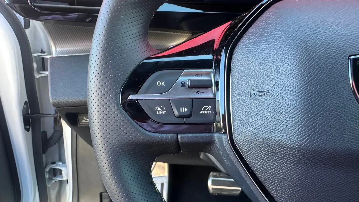 GT Avantage 58 kWh | Apple Carplay / Android Auto | Adaptieve Cruise Control | 360° Camera | Stoelverwarming Voor | Stuurverwarming | Navigatie | Elektrische achterklep | Achteruitrijcamera