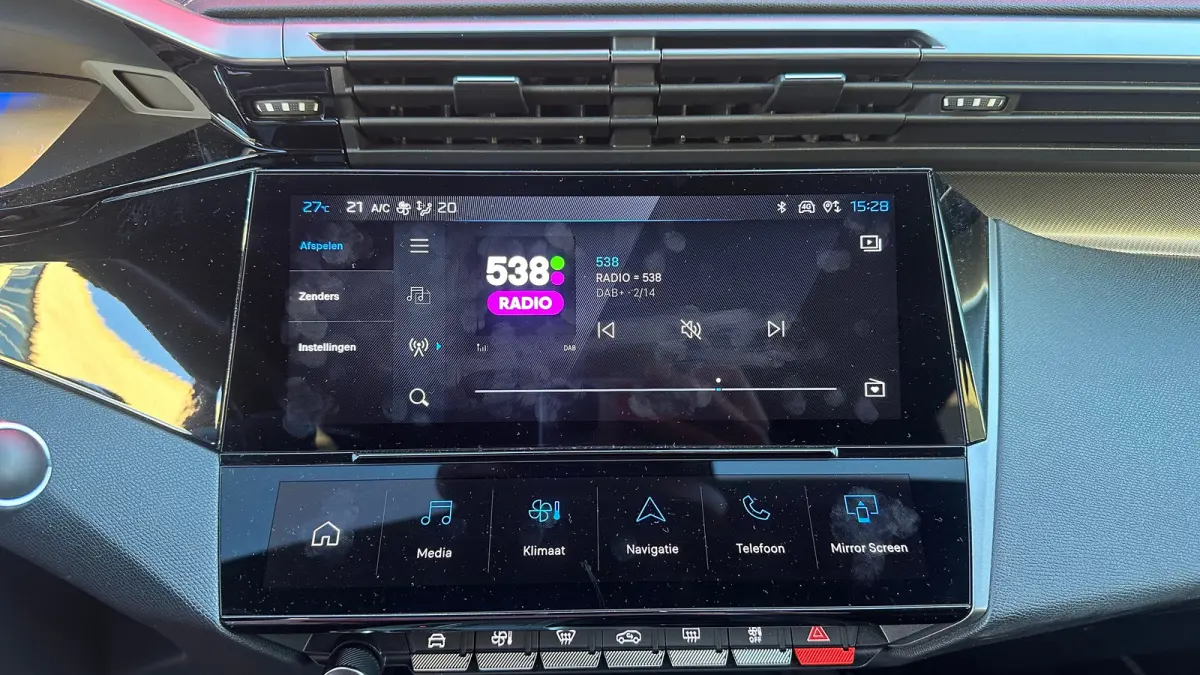GT Avantage 58 kWh | Apple Carplay / Android Auto | Adaptieve Cruise Control | 360° Camera | Stoelverwarming Voor | Stuurverwarming | Navigatie | Elektrische achterklep | Achteruitrijcamera