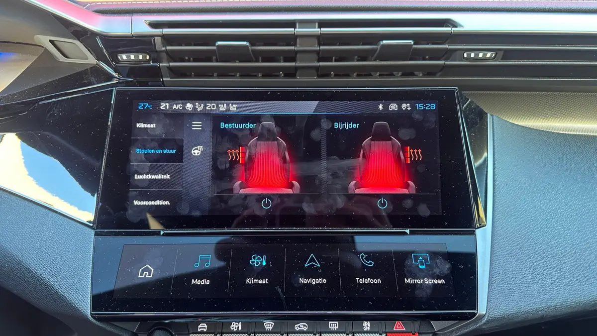 GT Avantage 58 kWh | Apple Carplay / Android Auto | Adaptieve Cruise Control | 360° Camera | Stoelverwarming Voor | Stuurverwarming | Navigatie | Elektrische achterklep | Achteruitrijcamera