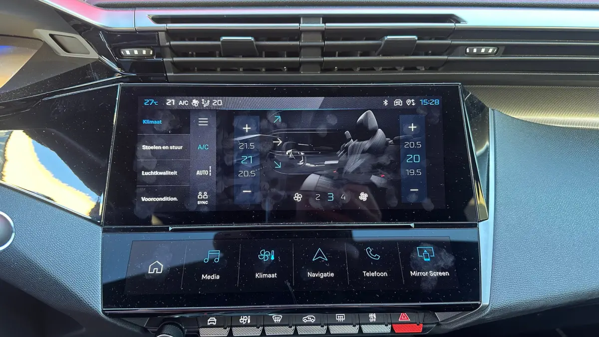 GT Avantage 58 kWh | Apple Carplay / Android Auto | Adaptieve Cruise Control | 360° Camera | Stoelverwarming Voor | Stuurverwarming | Navigatie | Elektrische achterklep | Achteruitrijcamera