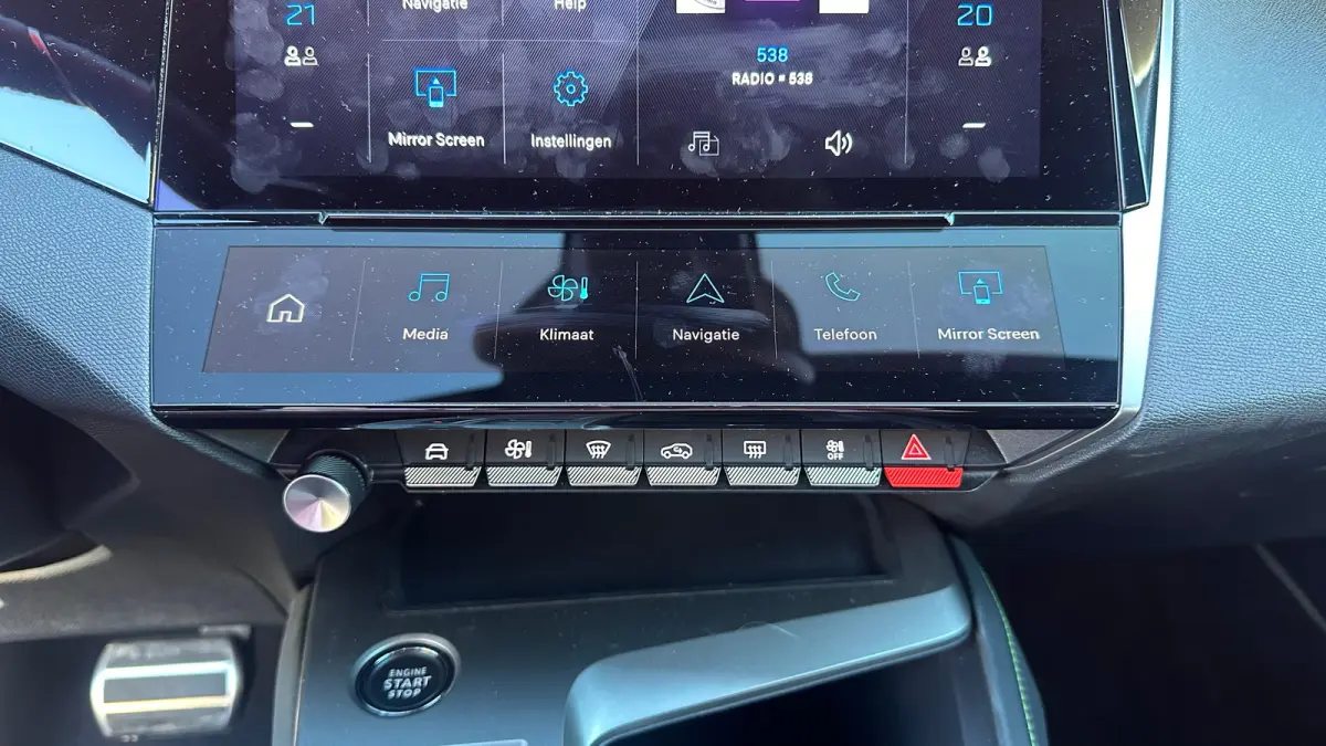 GT Avantage 58 kWh | Apple Carplay / Android Auto | Adaptieve Cruise Control | 360° Camera | Stoelverwarming Voor | Stuurverwarming | Navigatie | Elektrische achterklep | Achteruitrijcamera