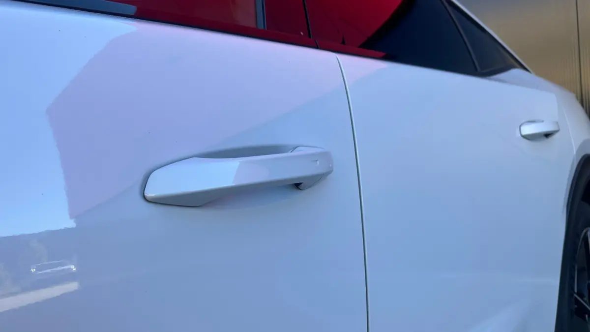 GT Avantage 58 kWh | Apple Carplay / Android Auto | Adaptieve Cruise Control | 360° Camera | Stoelverwarming Voor | Stuurverwarming | Navigatie | Elektrische achterklep | Achteruitrijcamera