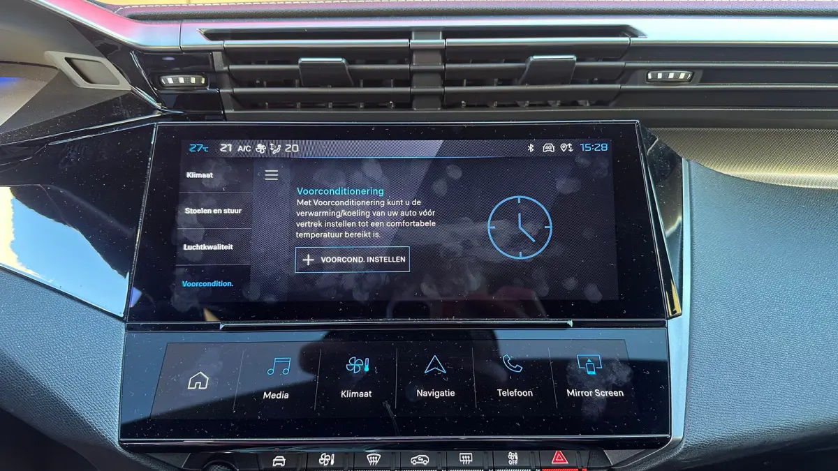 GT Avantage 58 kWh | Apple Carplay / Android Auto | Adaptieve Cruise Control | 360° Camera | Stoelverwarming Voor | Stuurverwarming | Navigatie | Elektrische achterklep | Achteruitrijcamera