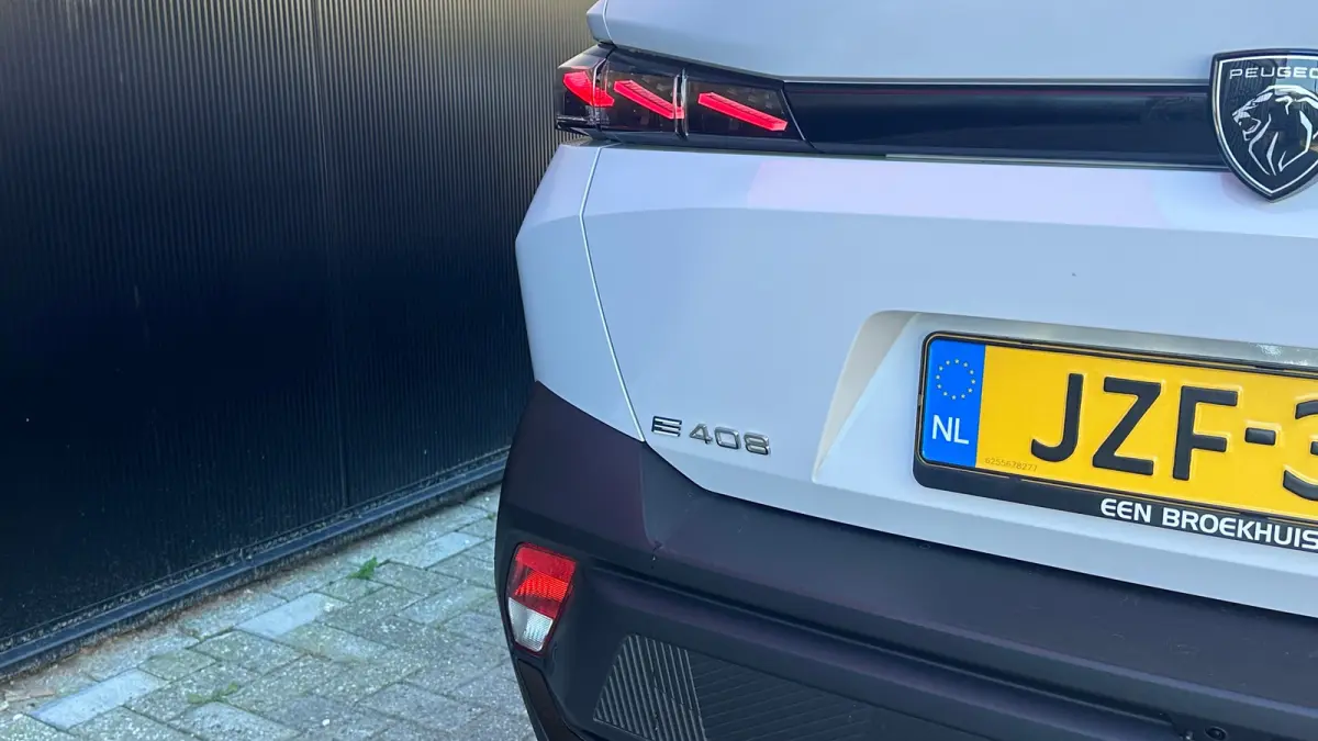 GT Avantage 58 kWh | Apple Carplay / Android Auto | Adaptieve Cruise Control | 360° Camera | Stoelverwarming Voor | Stuurverwarming | Navigatie | Elektrische achterklep | Achteruitrijcamera