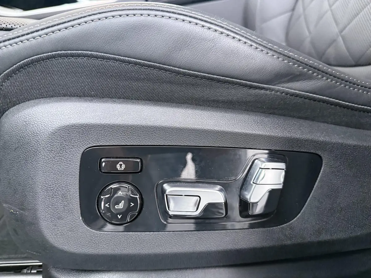 xDrive50e | SoH 100% | M Sportpakket Pro | Driving Assistant Professional | Parking Assistant professional | Comfort Plus Pack | Innovation Pack | Panoramadak | Trekhaak | Harman/Kardon | So