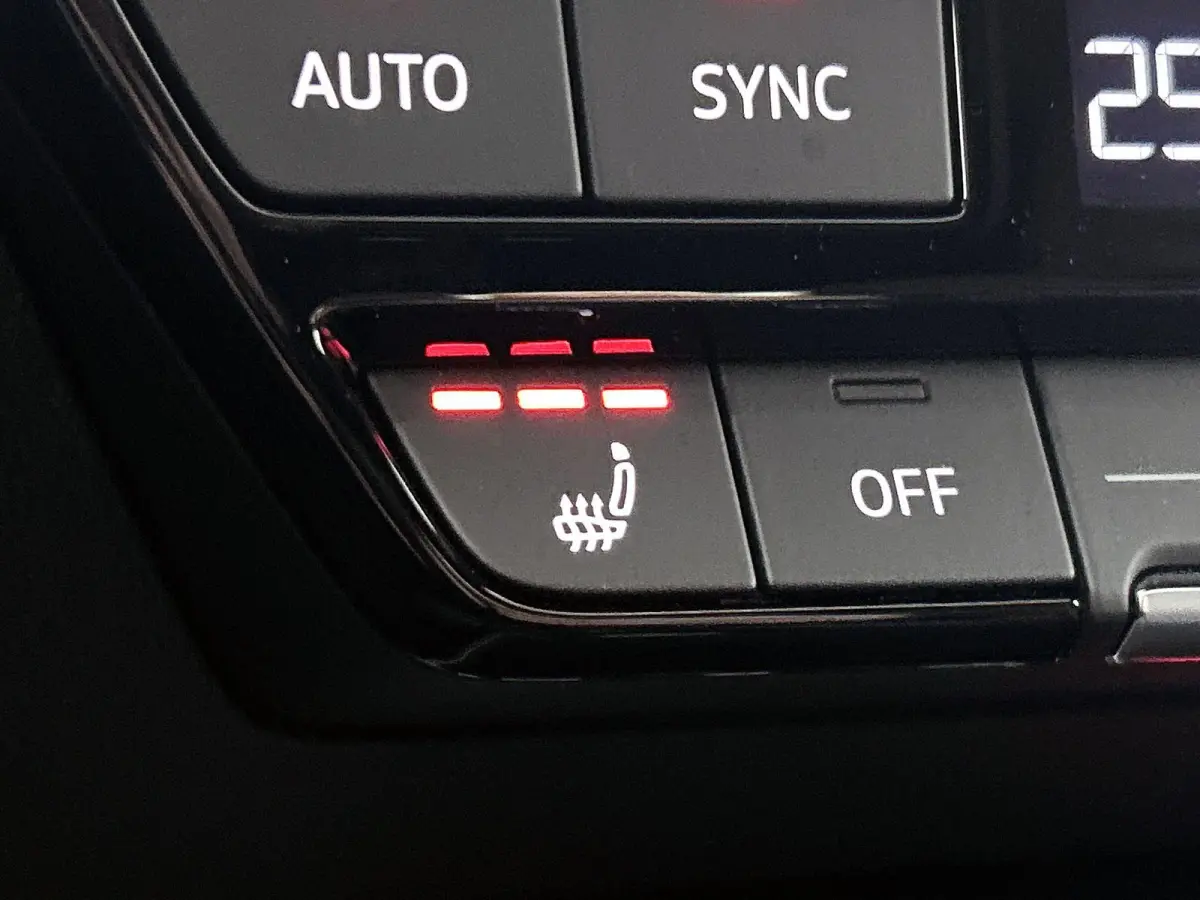 45 TFSI e S edition Competition | Automaat | Panoramadak | Apple Carplay / Android Auto | Elektrisch Verstelbare Bestuurdersstoel | Stoelverwarming | Virtual Cockpit | Climate Control | Crui