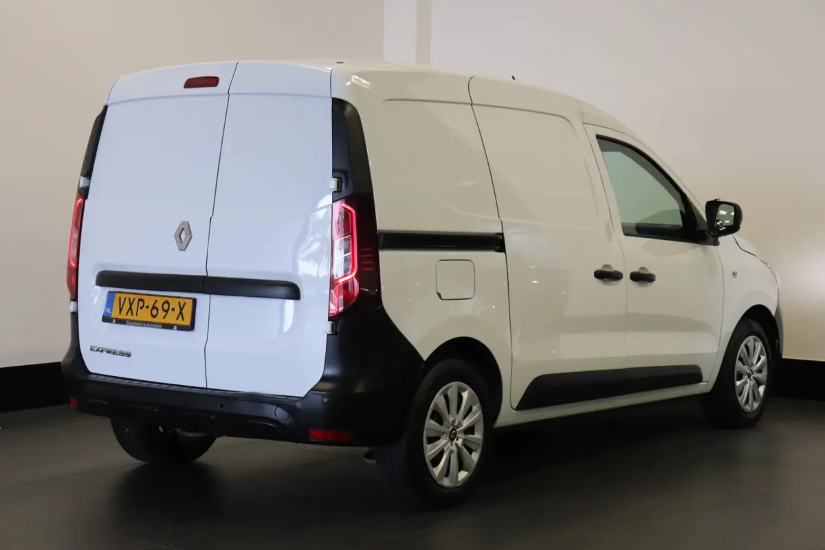 1.5 dCi EURO 6 - Airco - Cruise - €11.950,- Excl.
