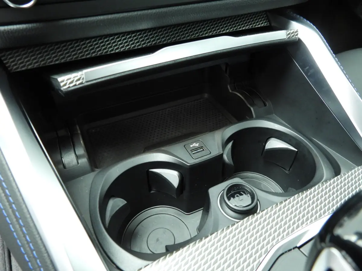 430i | M-Sportpakket | LED | Navigatie | Sportstoelen | Active cruise | DAB | Hifi speakers | Alu 19 inch