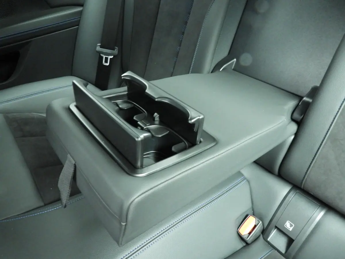 430i | M-Sportpakket | LED | Navigatie | Sportstoelen | Active cruise | DAB | Hifi speakers | Alu 19 inch