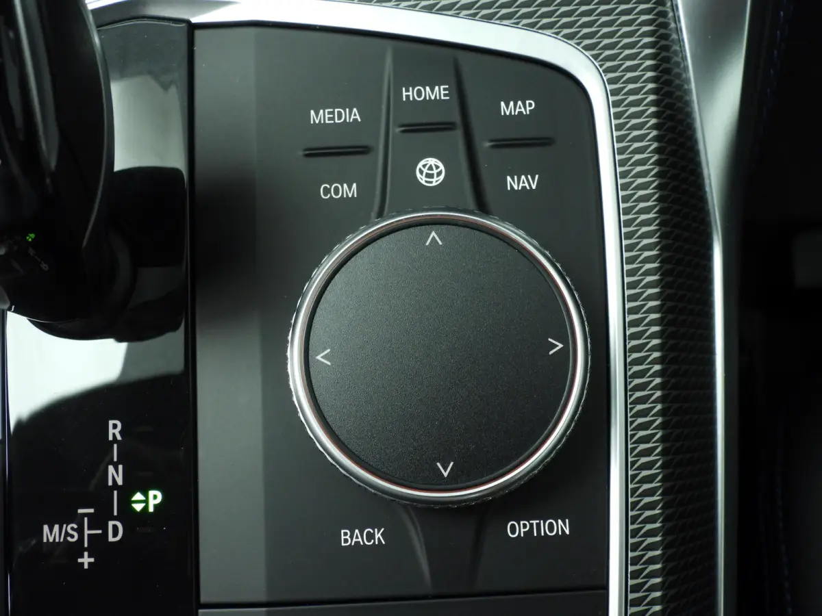 430i | M-Sportpakket | LED | Navigatie | Sportstoelen | Active cruise | DAB | Hifi speakers | Alu 19 inch