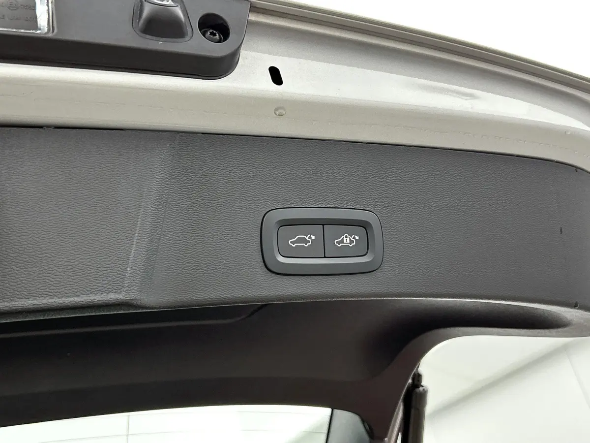 1.5 T4 Plug-in hybrid Plus Bright | Automaat | Apple Carplay / Android Auto | Memory Seats | Harman-Kardon | Virtual Cockpit | Stoel- Stuurverwarming | Elektrische Achterklep | Achteruitrijc