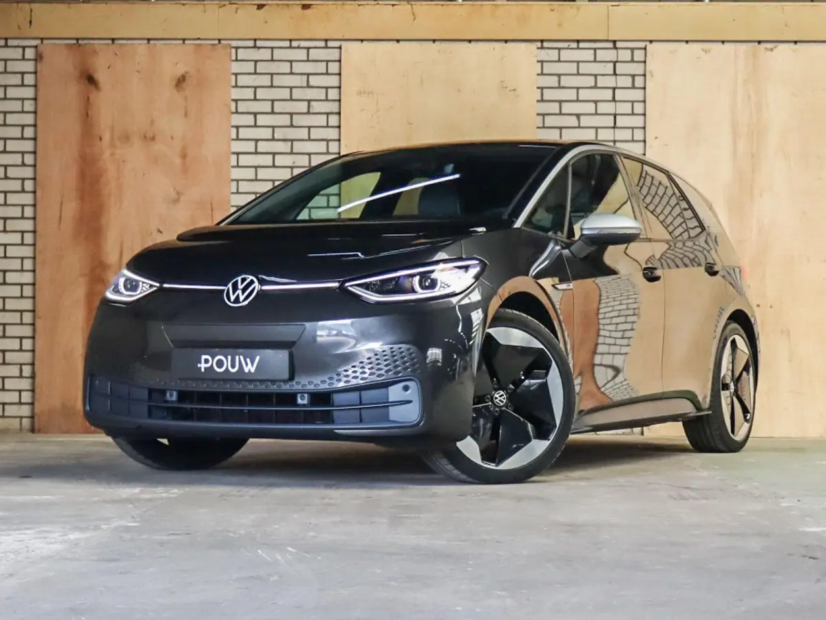 204pk First Plus 58 kWh | SoH 93% | Camera | Stuurwielverwarming | Stoelverwarming | All Season Banden