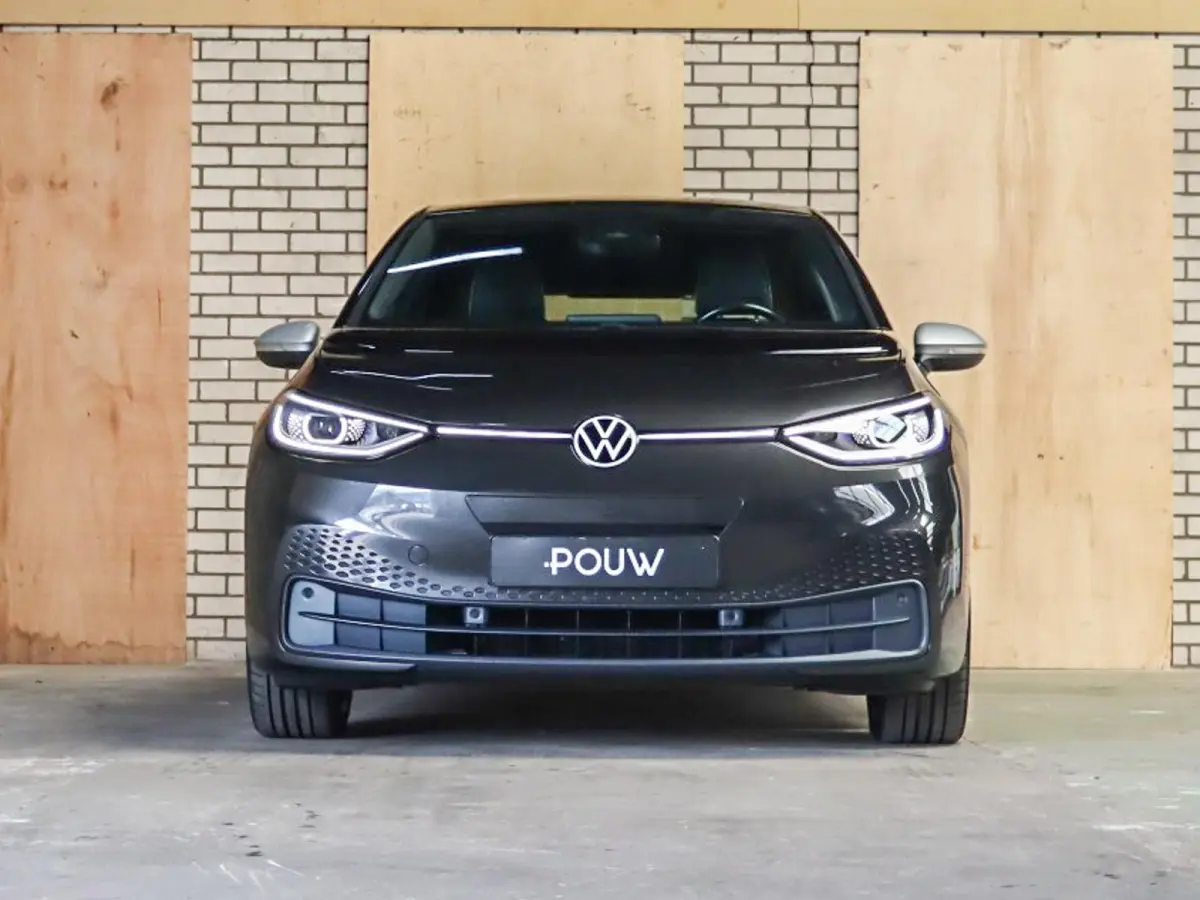 204pk First Plus 58 kWh | SoH 93% | Camera | Stuurwielverwarming | Stoelverwarming | All Season Banden