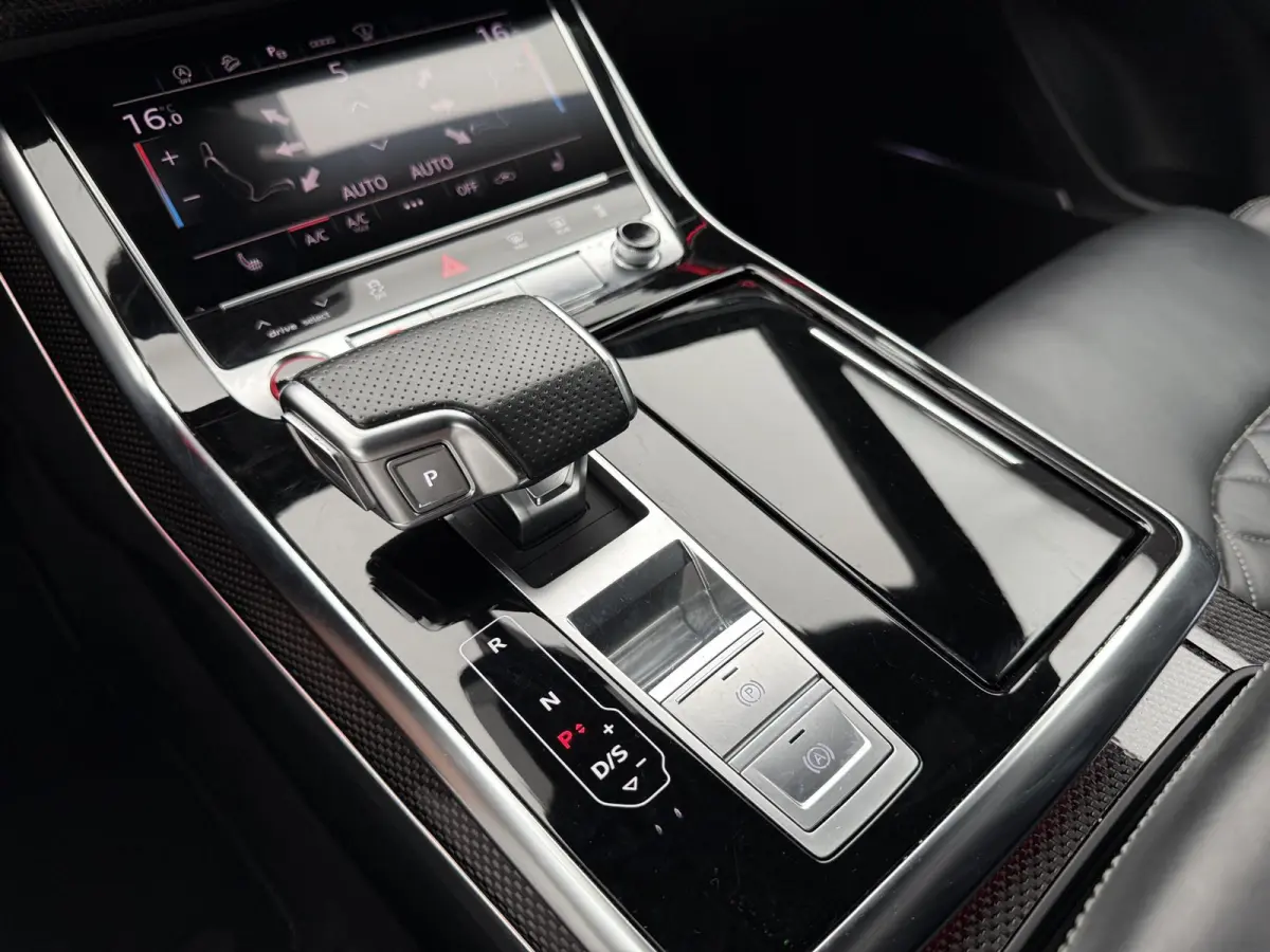 SQ8 4.0 TFSI quattro | Dak| Adaptive cruise| Trekhaak|