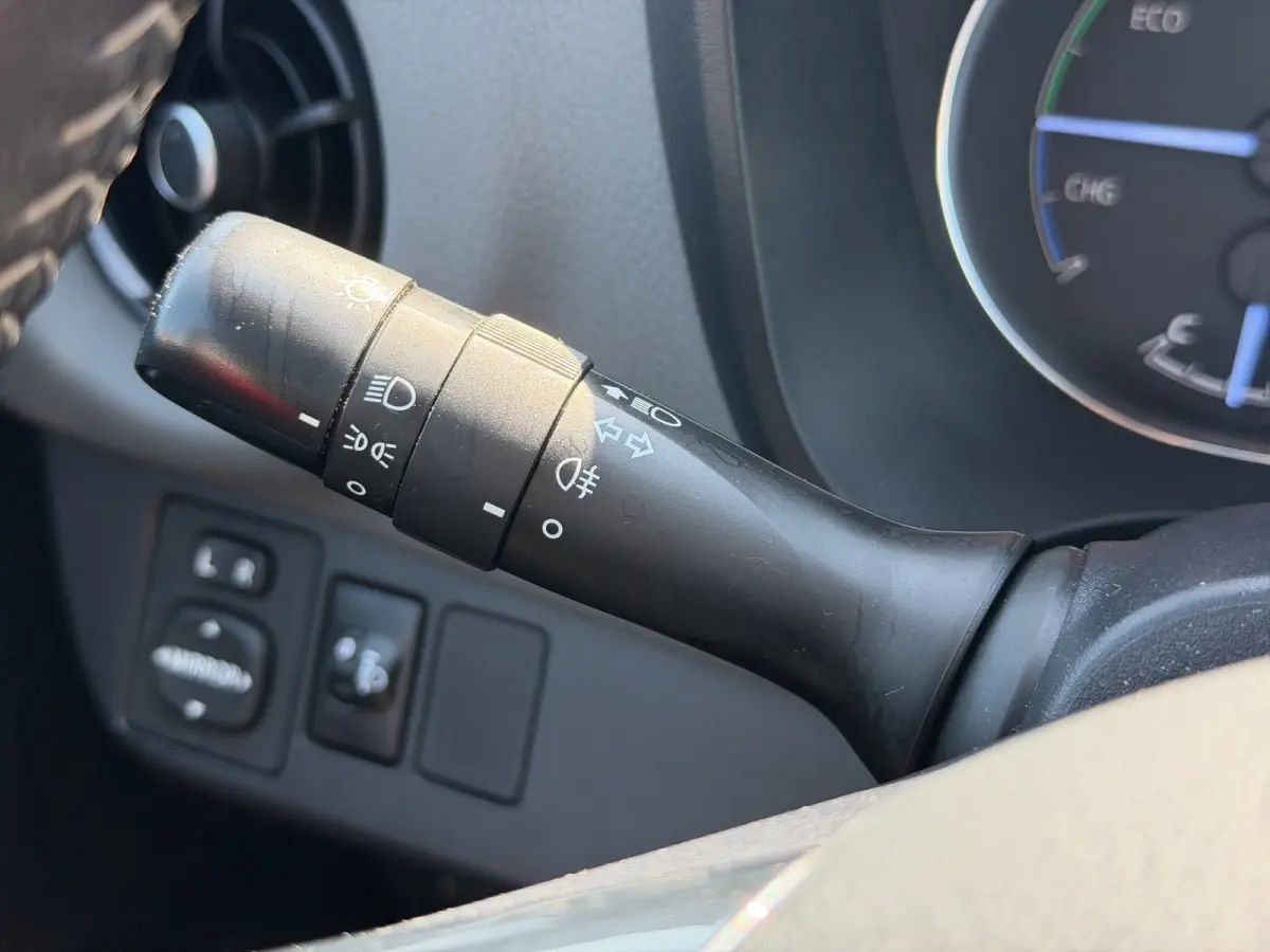 1.5 Hybrid Active | Achteruitrijcamera | Cruise Control | Airco | Centrale deurvergendeling met afstandsbediening |