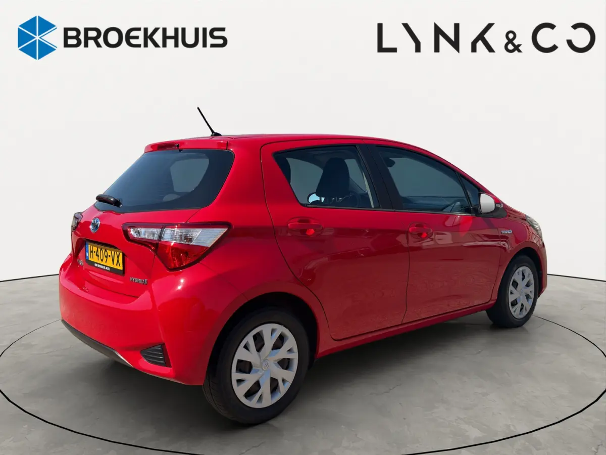 1.5 Hybrid Active | Achteruitrijcamera | Cruise Control | Airco | Centrale deurvergendeling met afstandsbediening |