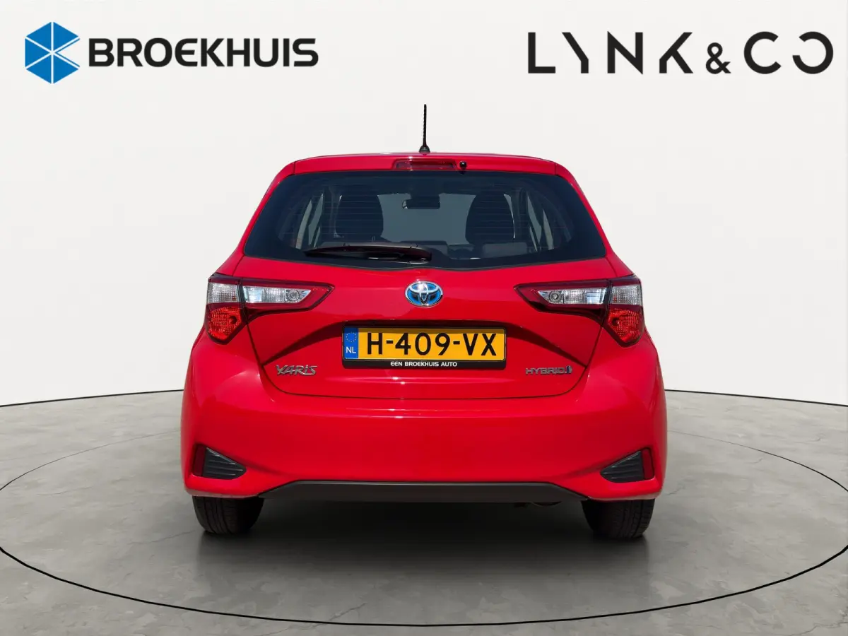 1.5 Hybrid Active | Achteruitrijcamera | Cruise Control | Airco | Centrale deurvergendeling met afstandsbediening |