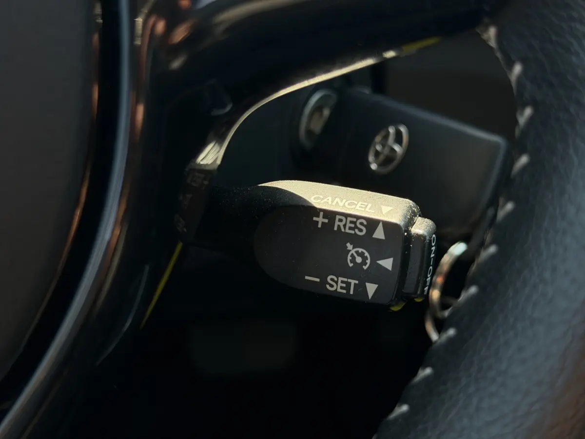 1.5 Hybrid Active | Achteruitrijcamera | Cruise Control | Airco | Centrale deurvergendeling met afstandsbediening |