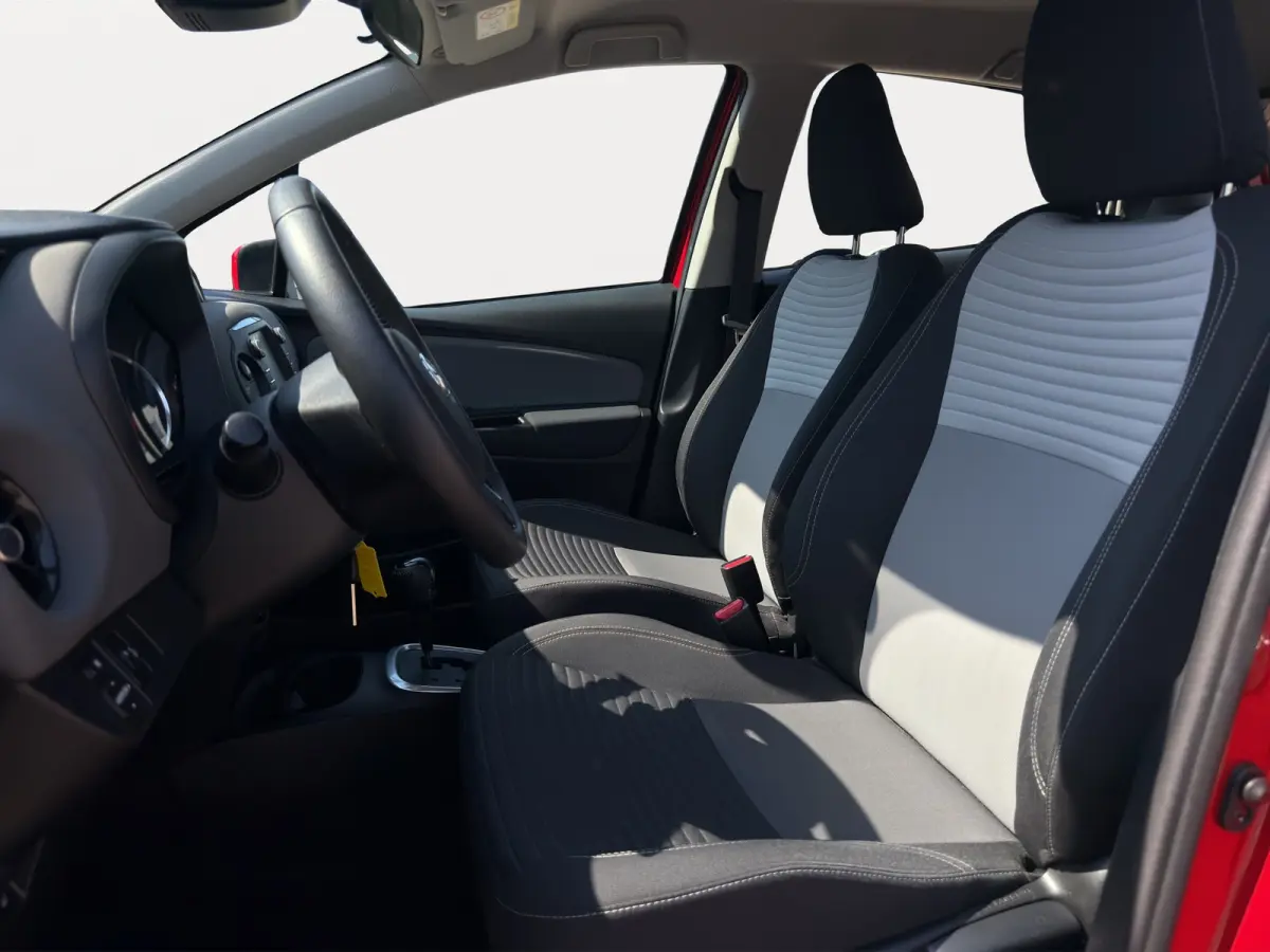 1.5 Hybrid Active | Achteruitrijcamera | Cruise Control | Airco | Centrale deurvergendeling met afstandsbediening |