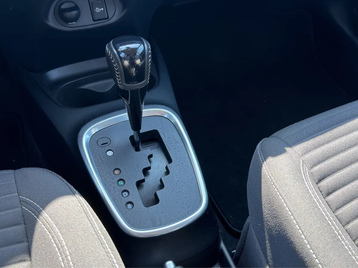 1.5 Hybrid Active | Achteruitrijcamera | Cruise Control | Airco | Centrale deurvergendeling met afstandsbediening |