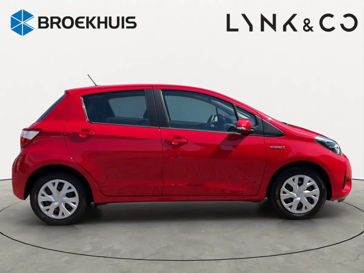 1.5 Hybrid Active | Achteruitrijcamera | Cruise Control | Airco | Centrale deurvergendeling met afstandsbediening |
