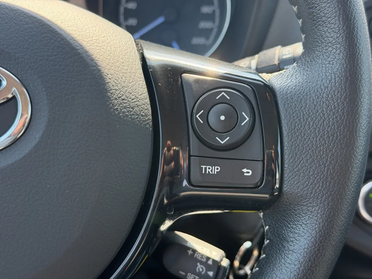 1.5 Hybrid Active | Achteruitrijcamera | Cruise Control | Airco | Centrale deurvergendeling met afstandsbediening |