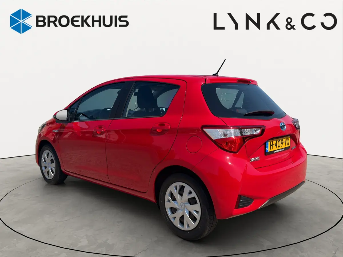1.5 Hybrid Active | Achteruitrijcamera | Cruise Control | Airco | Centrale deurvergendeling met afstandsbediening |