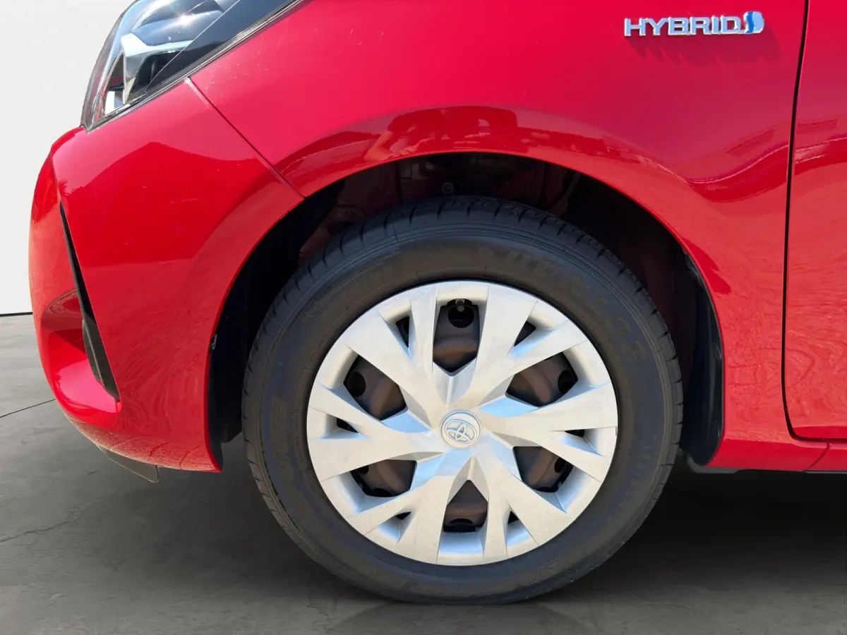1.5 Hybrid Active | Achteruitrijcamera | Cruise Control | Airco | Centrale deurvergendeling met afstandsbediening |